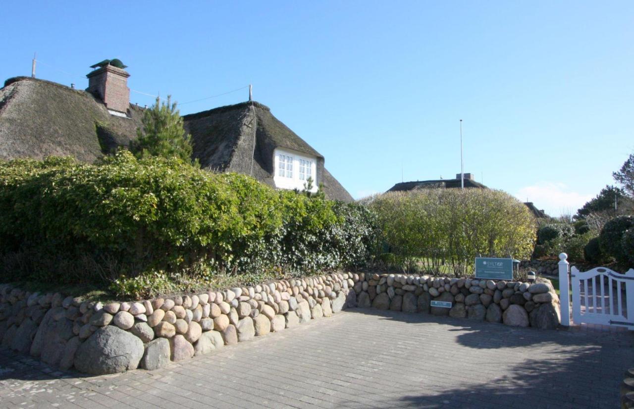 Rosenhaus Unter Reet Kampen